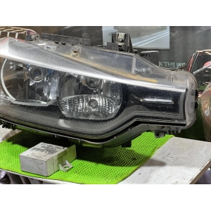 BMW 3 F30 F31 UK ANGLIK REFLEKTOR PRAWY LAMPA PRZEDNIA PRAWA 7259540