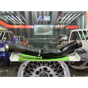BMW E90 E91 E92 WĄŻ RURA PRZEWÓD INTERCOOLERA 7800143