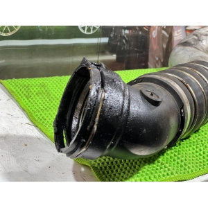 BMW 5 E60 E61 M57N2 PRZEWÓD WĄŻ RURA INTERCOOLERA 7798438 WYSYŁKA GRATIS