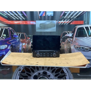 WYŚWIETLACZ EKRAN MIB2 PORSCHE MACAN 95B919606E
